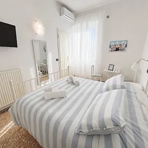 Bed & Breakfast A Casa Di Mario E Nene, Viareggio